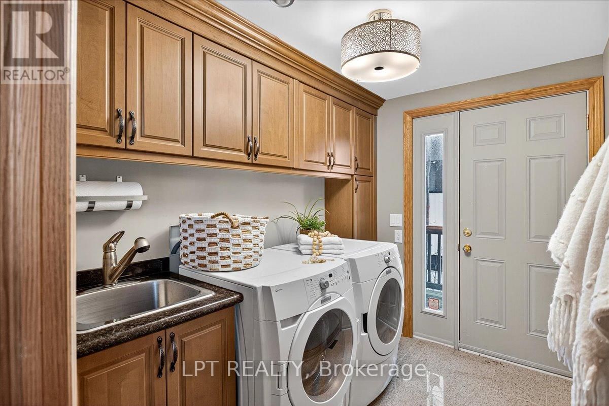 192 SUNSET BOULEVARD Image 37