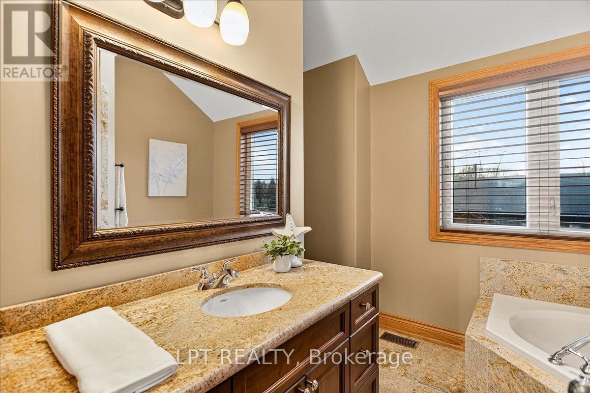 192 SUNSET BOULEVARD Image 43