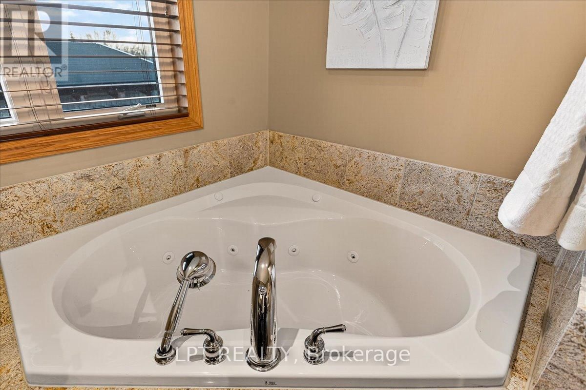 192 SUNSET BOULEVARD Image 44