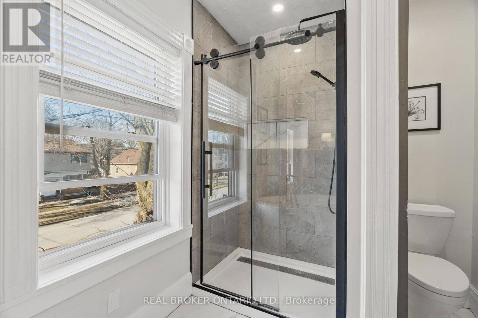 855 HAMILTON STREET Image 31