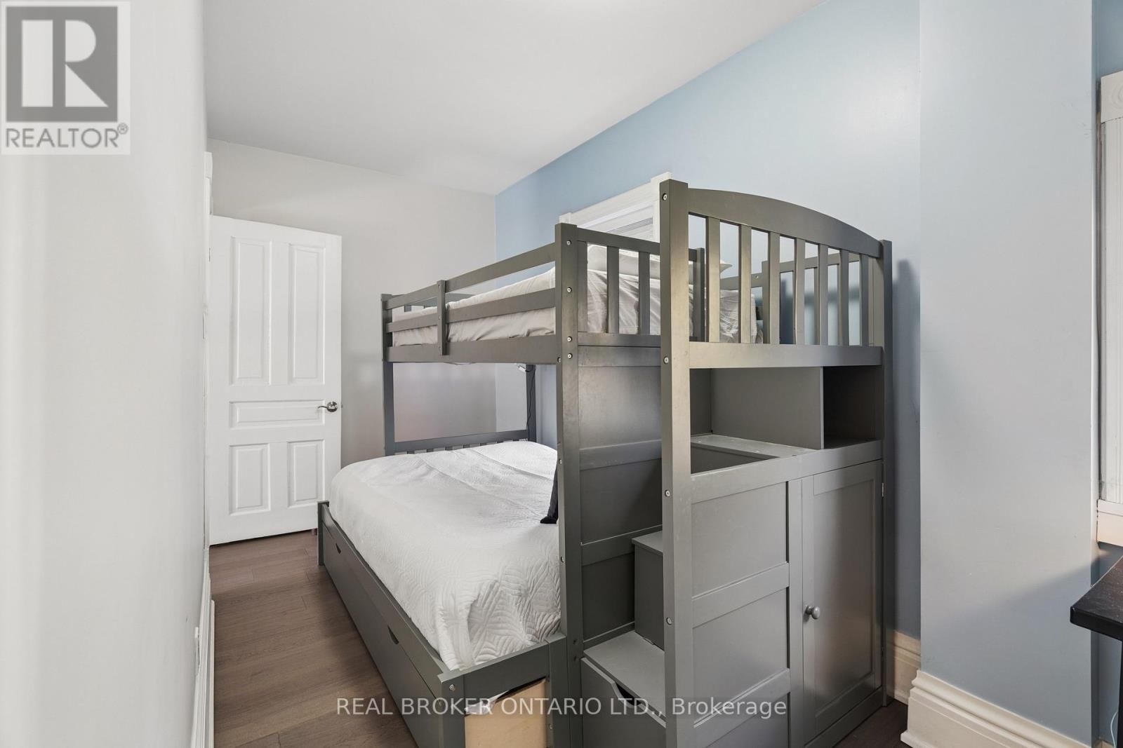 855 HAMILTON STREET Image 32