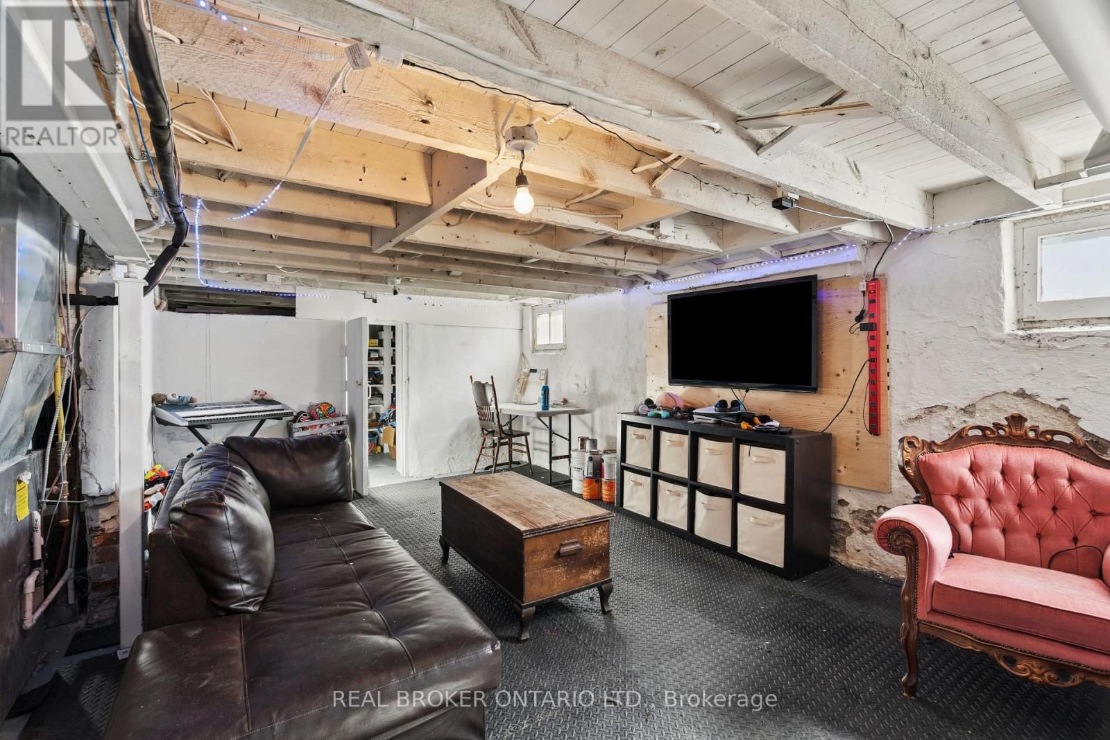 855 HAMILTON STREET Image 39