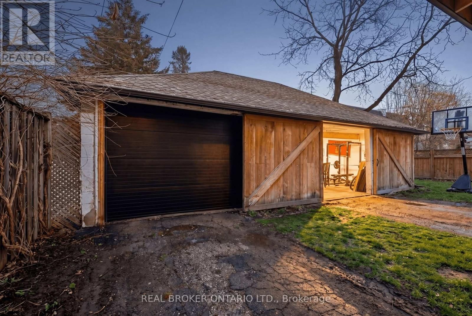 855 HAMILTON STREET Image 41