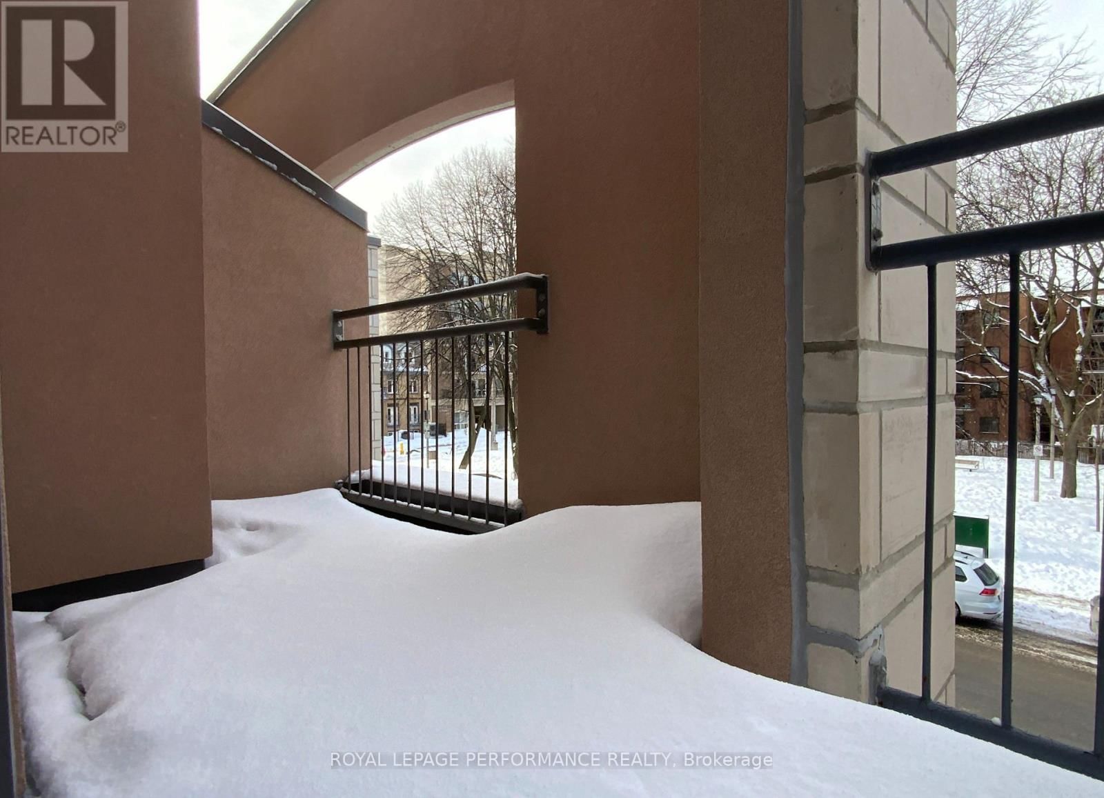 B - 185 CUMBERLAND STREET Image 4