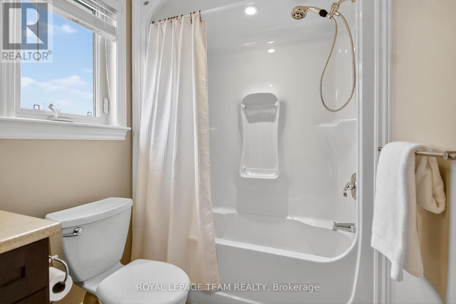 124 COMBA DRIVE Image 29