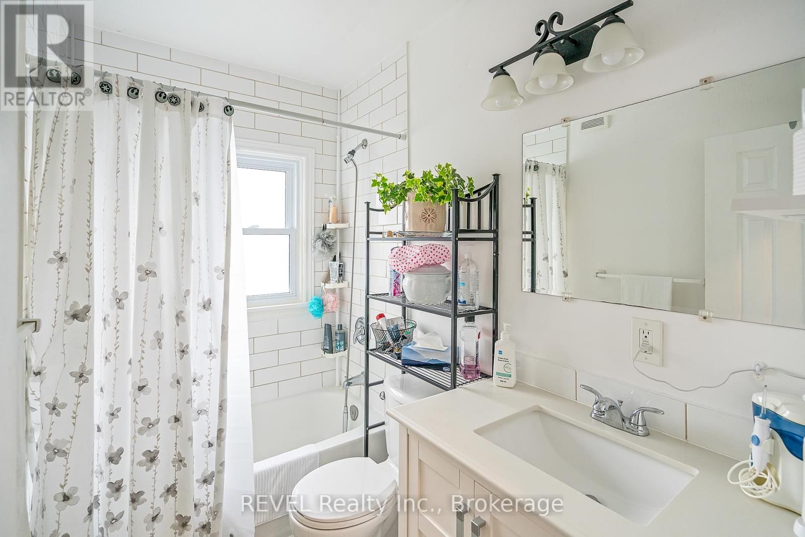 18 A,B,C,D VALLEY ROAD Image 16