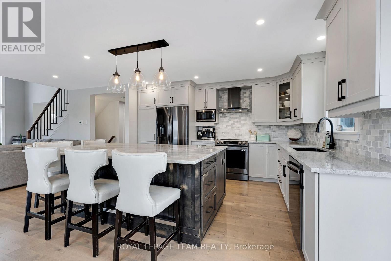 114 CHARLES HOLDEN AVENUE Image 15