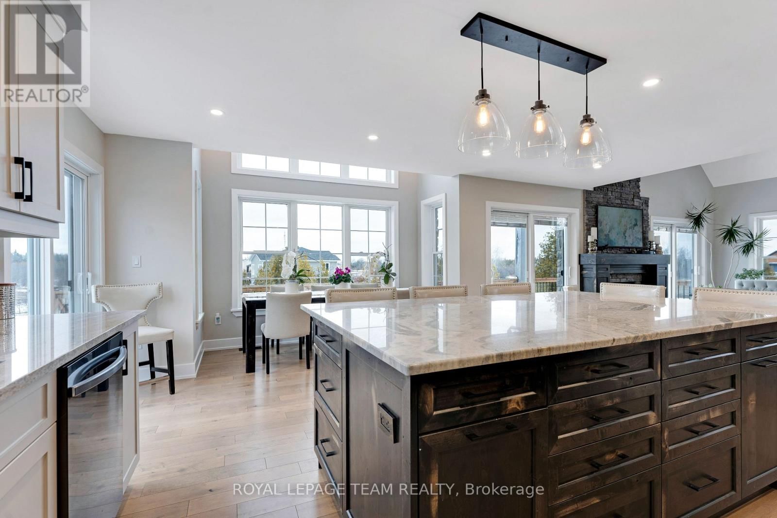 114 CHARLES HOLDEN AVENUE Image 17