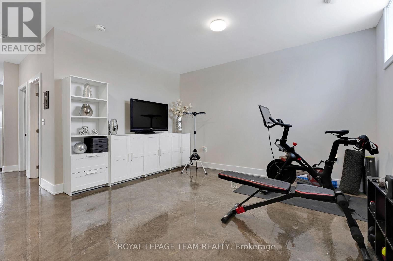 114 CHARLES HOLDEN AVENUE Image 35