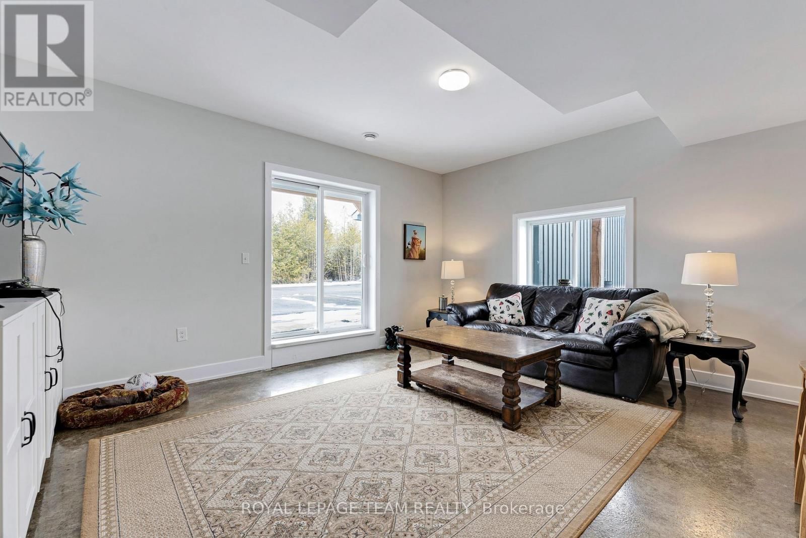 114 CHARLES HOLDEN AVENUE Image 40