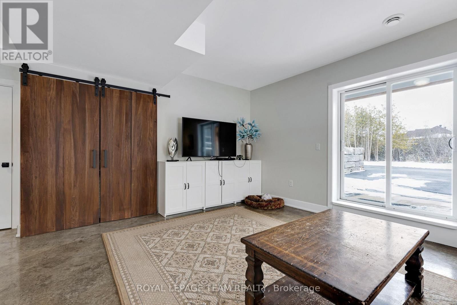 114 CHARLES HOLDEN AVENUE Image 41