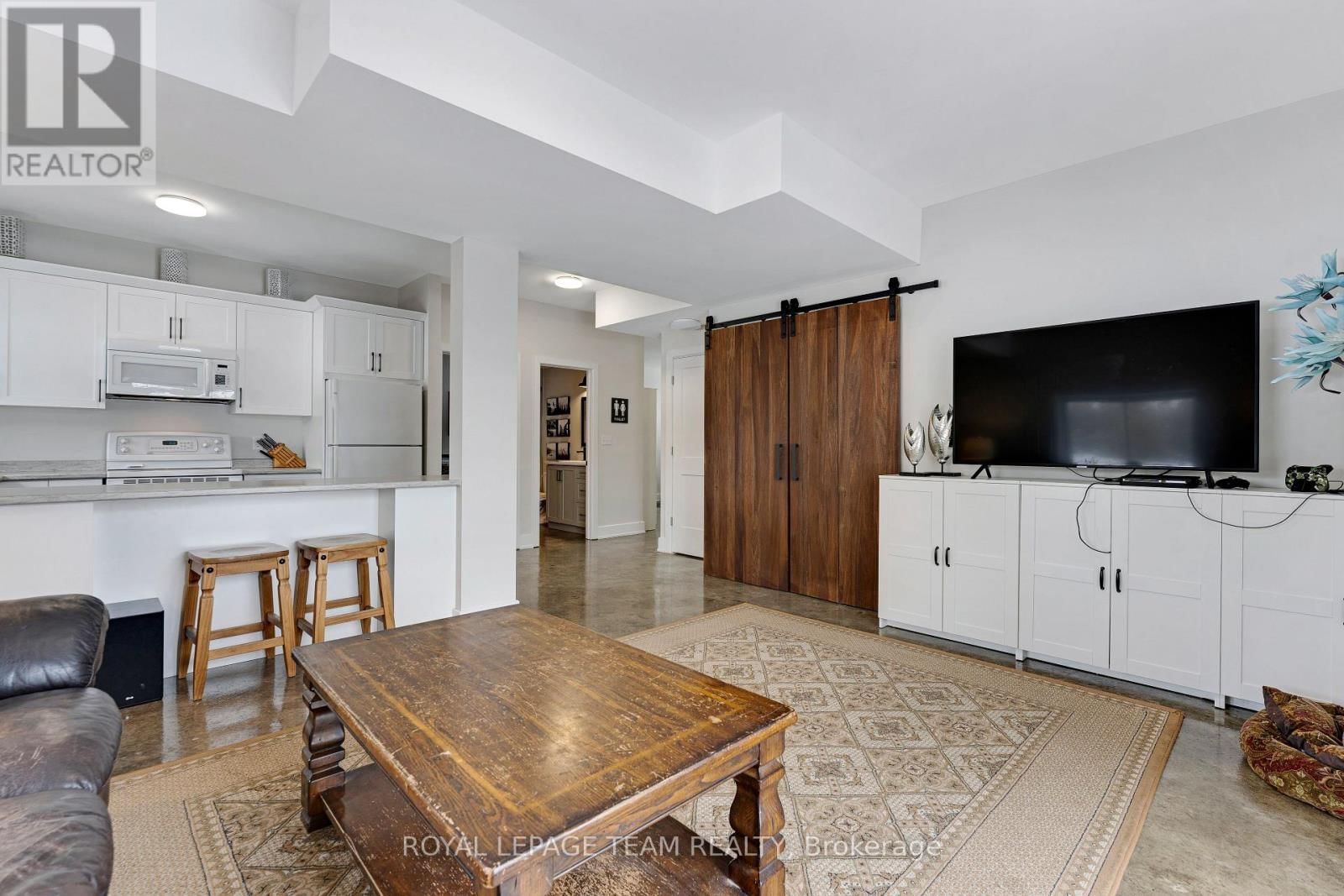 114 CHARLES HOLDEN AVENUE Image 43