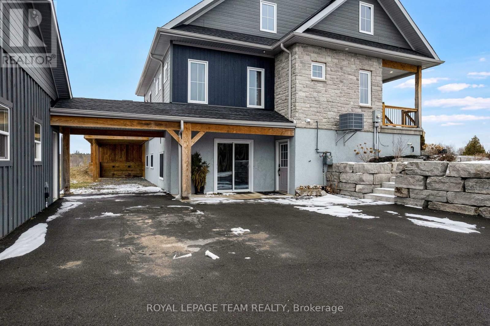 114 CHARLES HOLDEN AVENUE Image 5