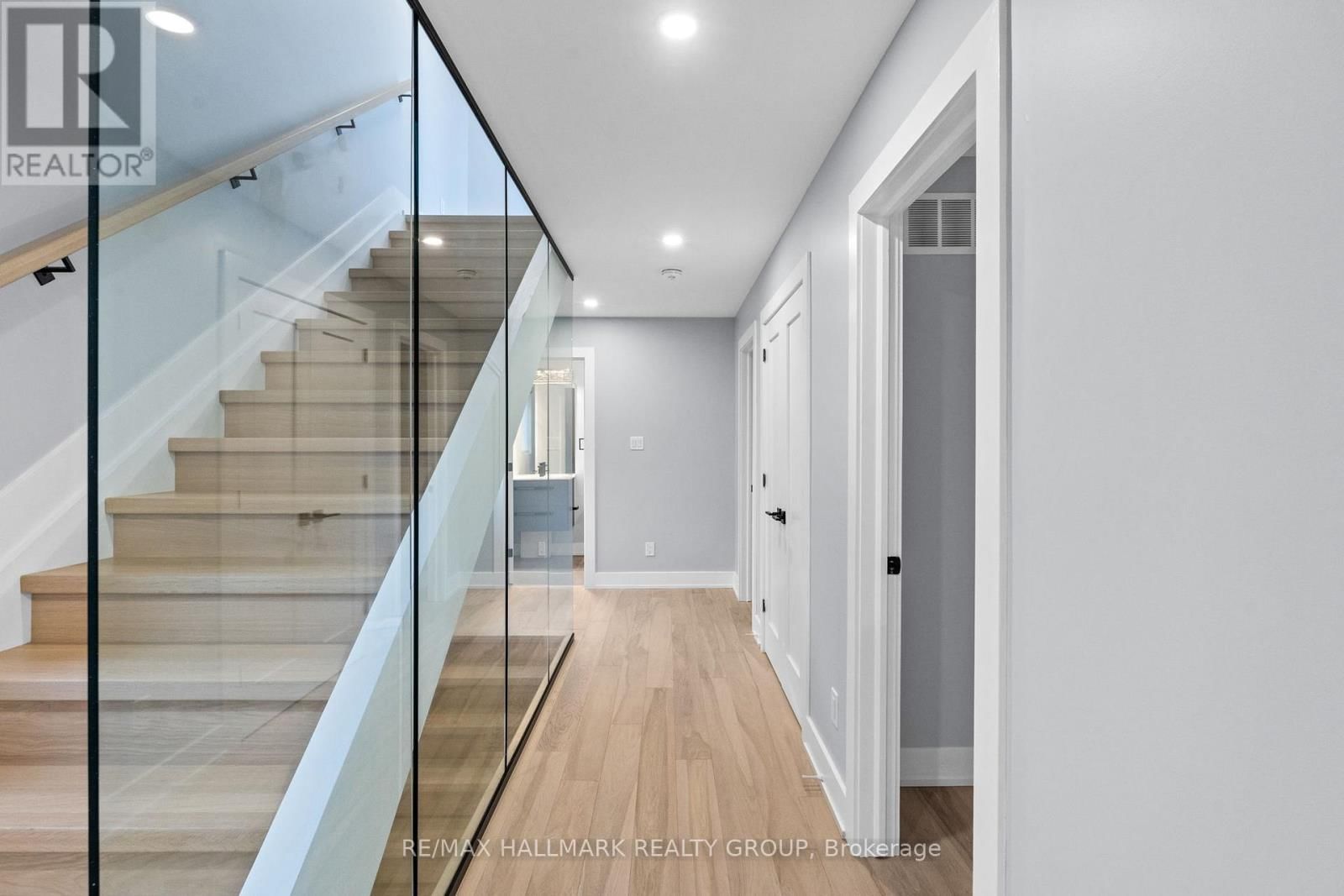 A - 886 BYRON AVENUE Image 27