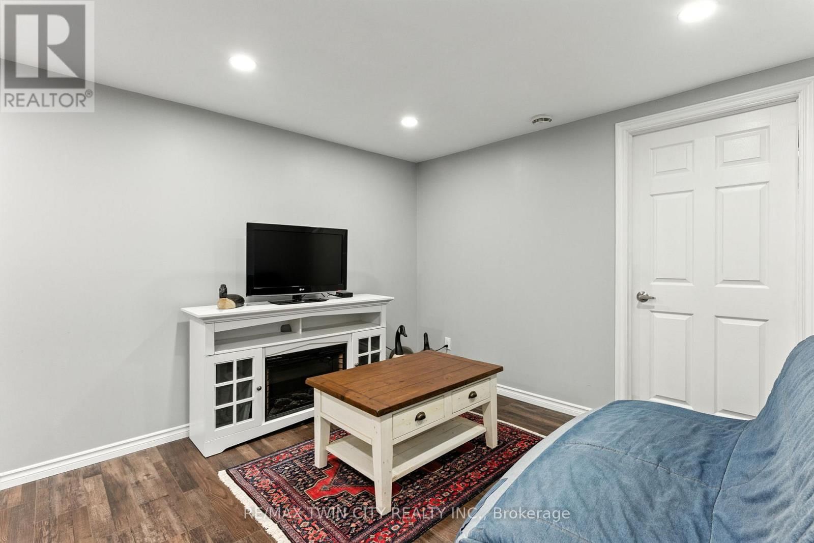 91 ABBEY CLOSE Image 41