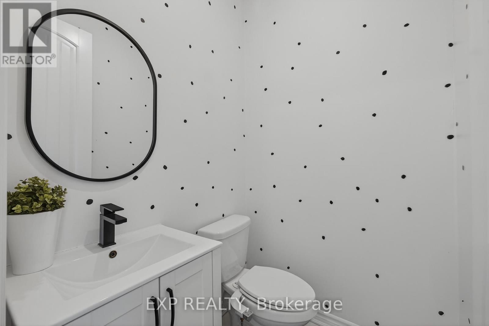 55 WEST OAK TRAIL Image 23