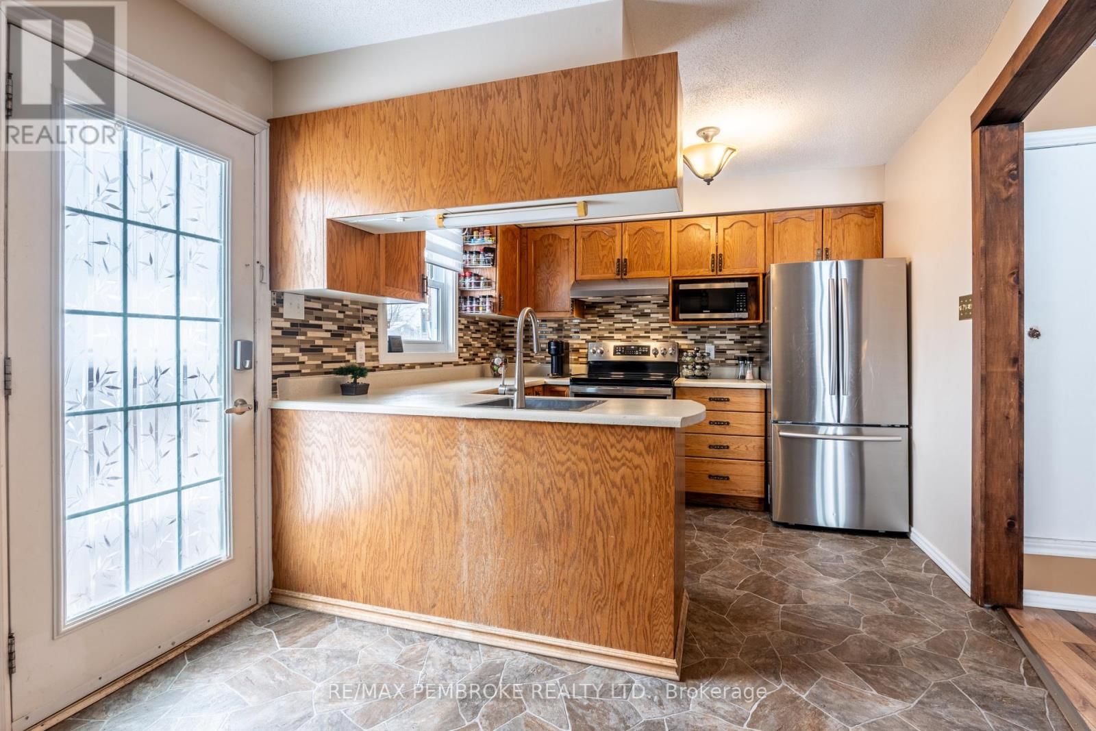 48 SELKIRK STREET Image 7