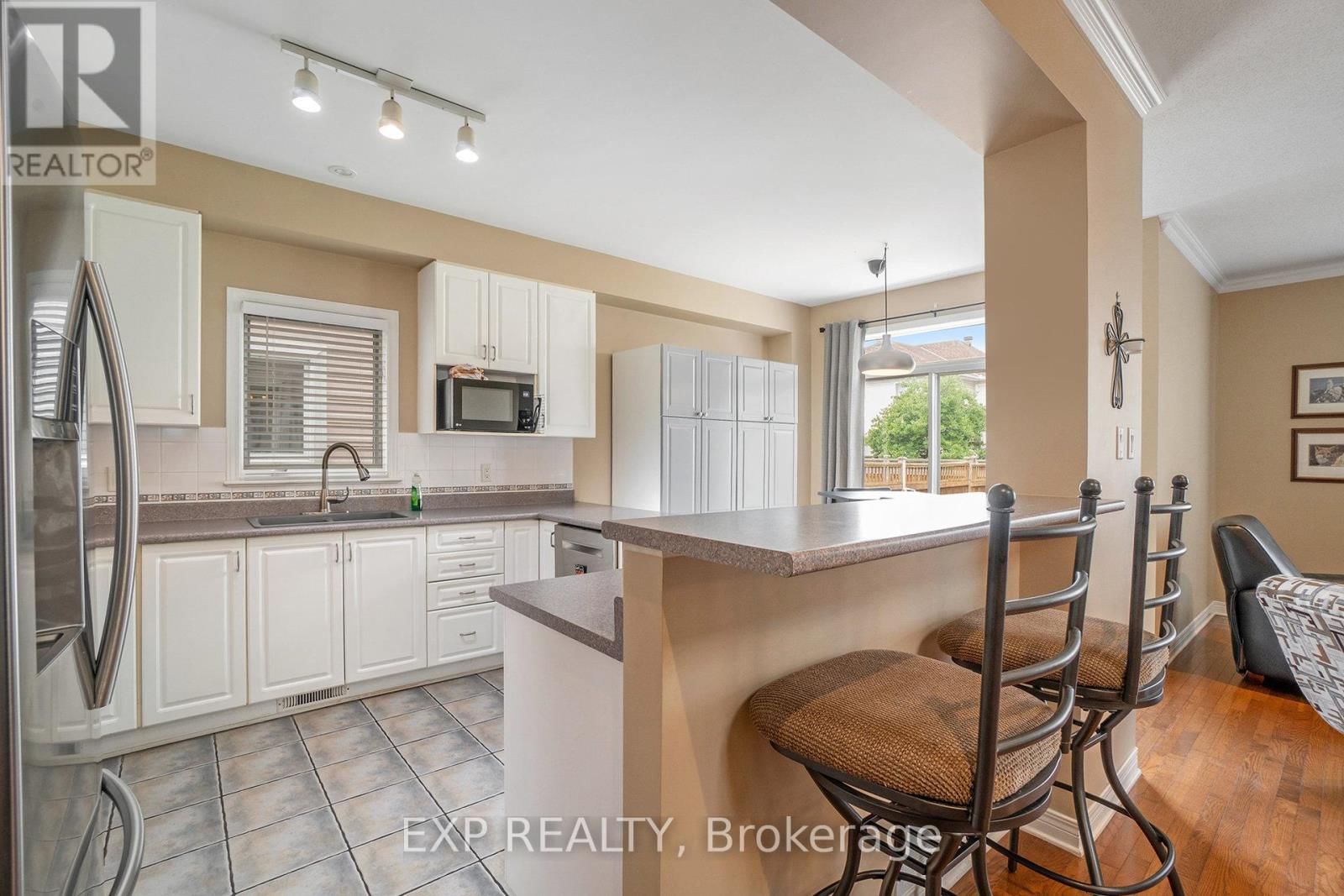 15 ESCADE DRIVE Image 14