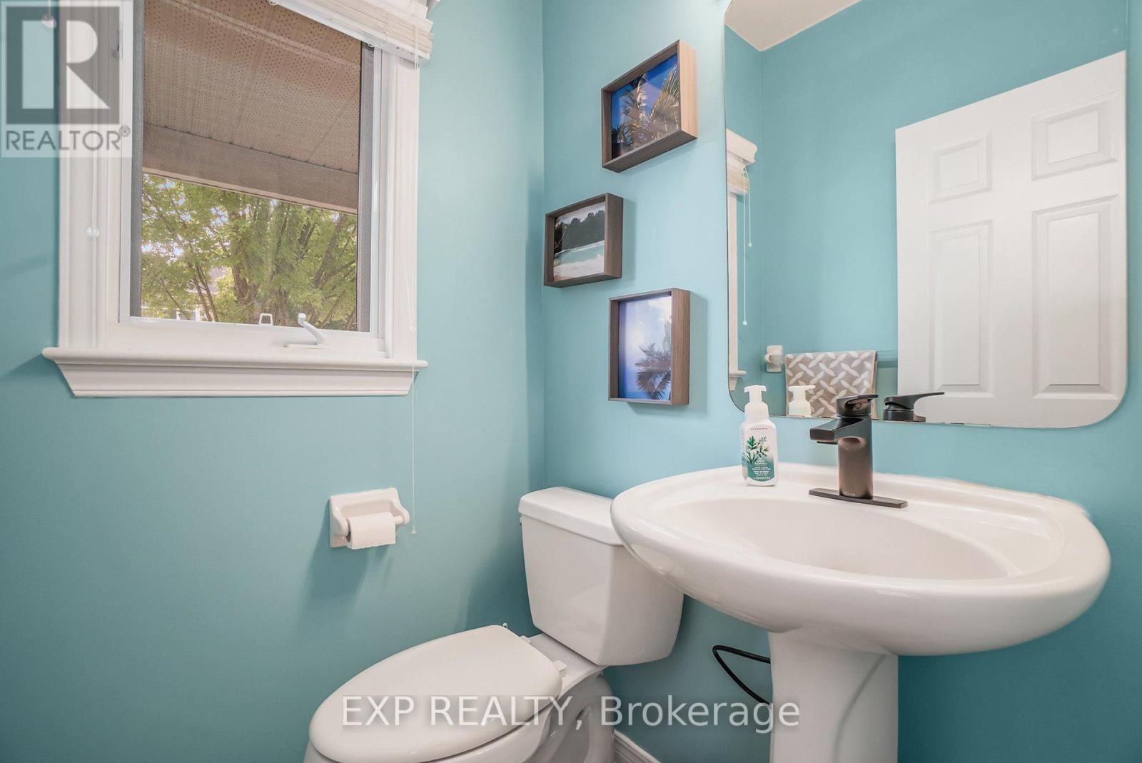 15 ESCADE DRIVE Image 16