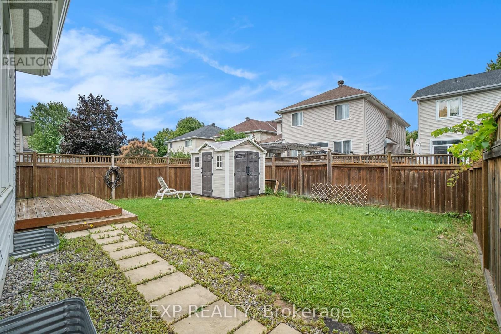 15 ESCADE DRIVE Image 32