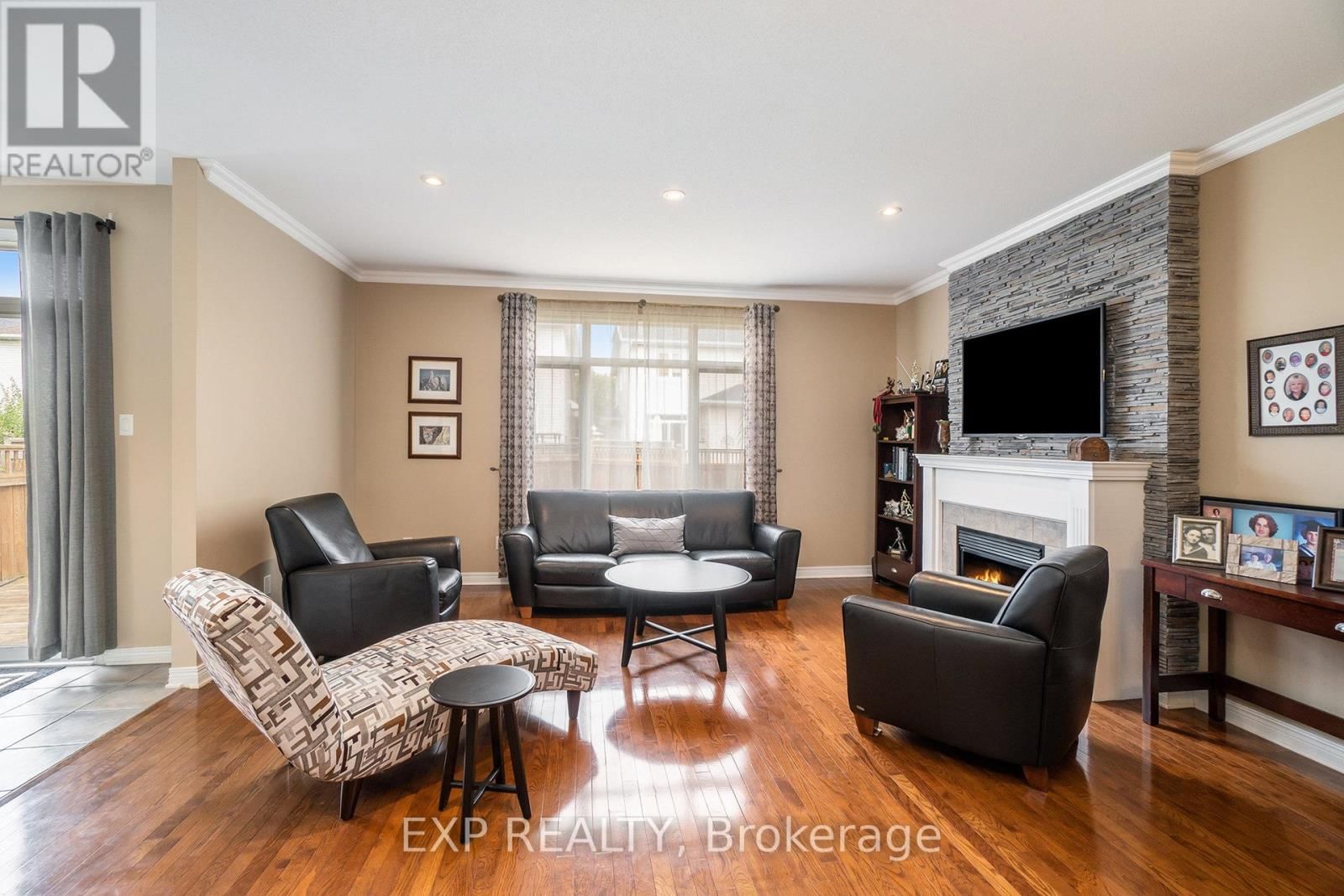 15 ESCADE DRIVE Image 9