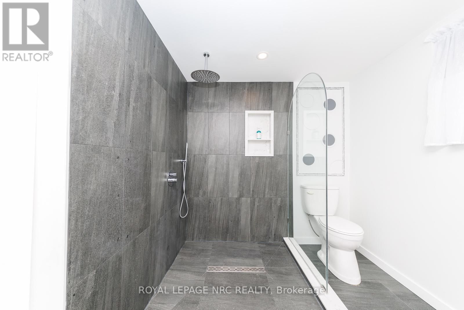 4A WOOD STREET Image 38