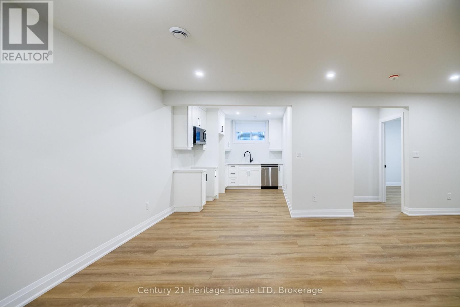 4 METEOR STREET Image 32