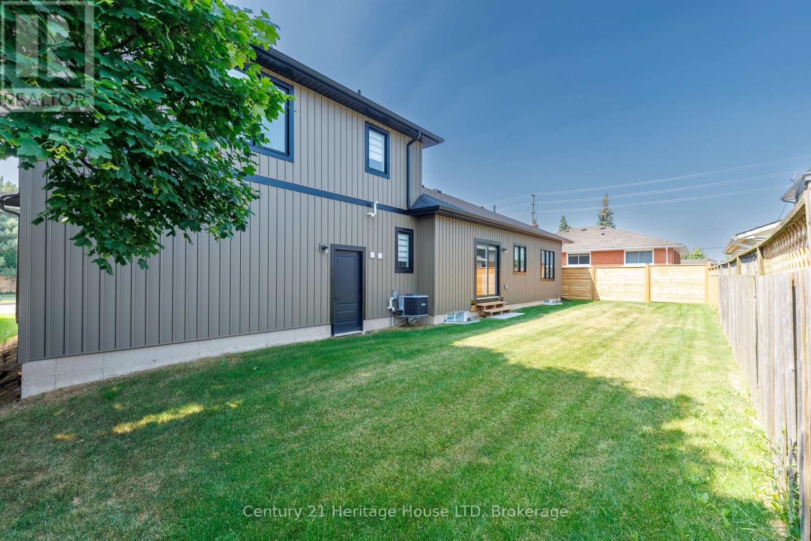 4 METEOR STREET Image 45