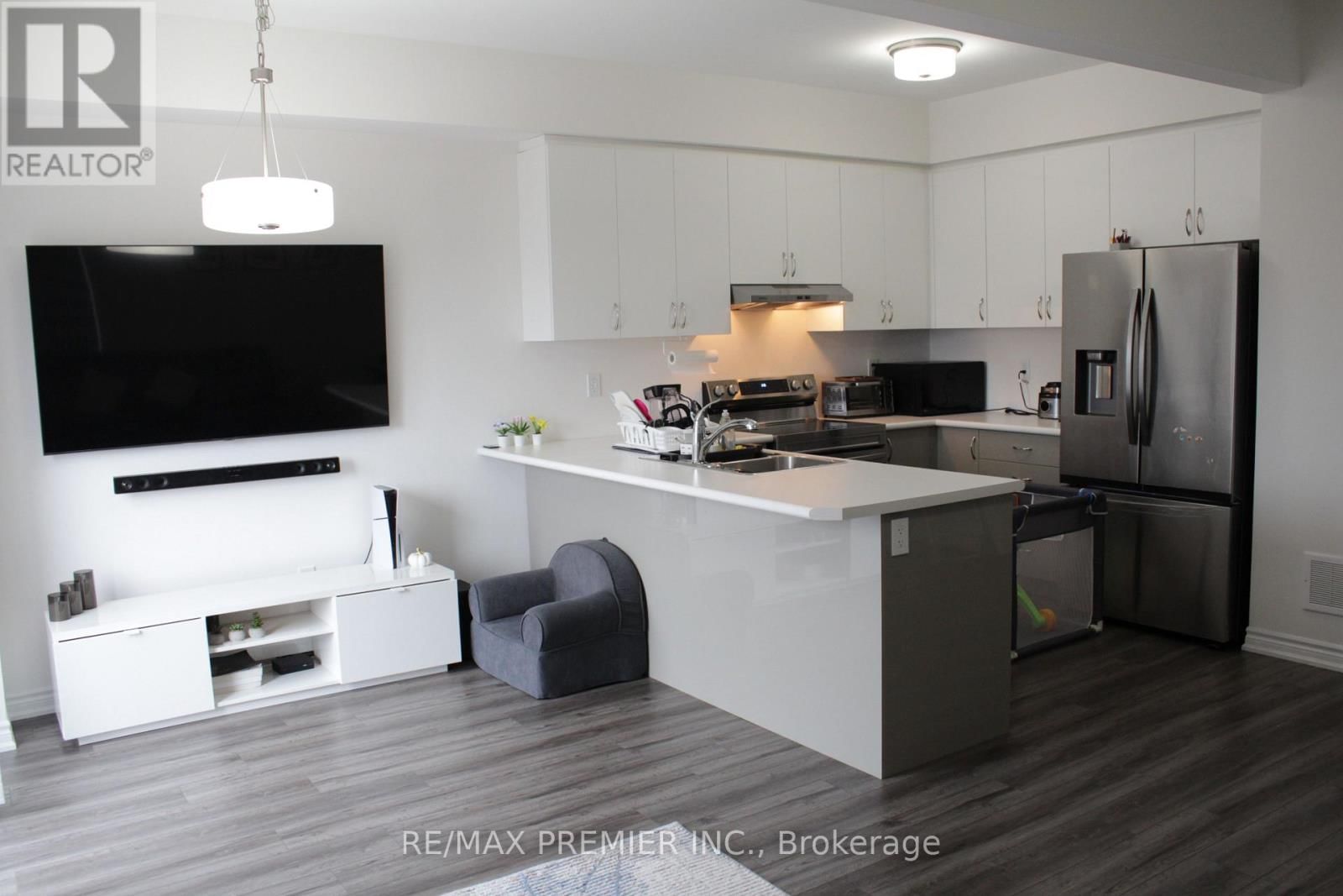 43 - 620 COLBORNE STREET WEST Image 6