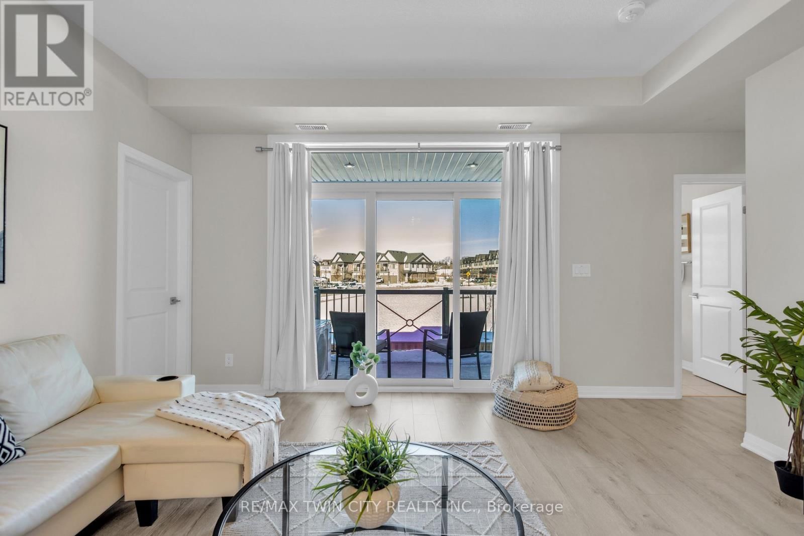 1F - 155 THOMAS SLEE DRIVE Image 12