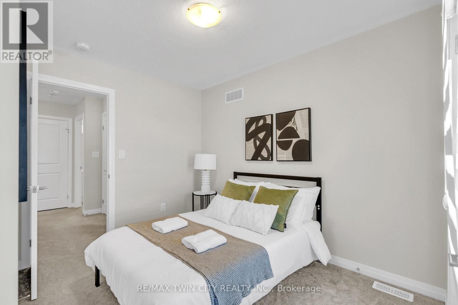 1F - 155 THOMAS SLEE DRIVE Image 19