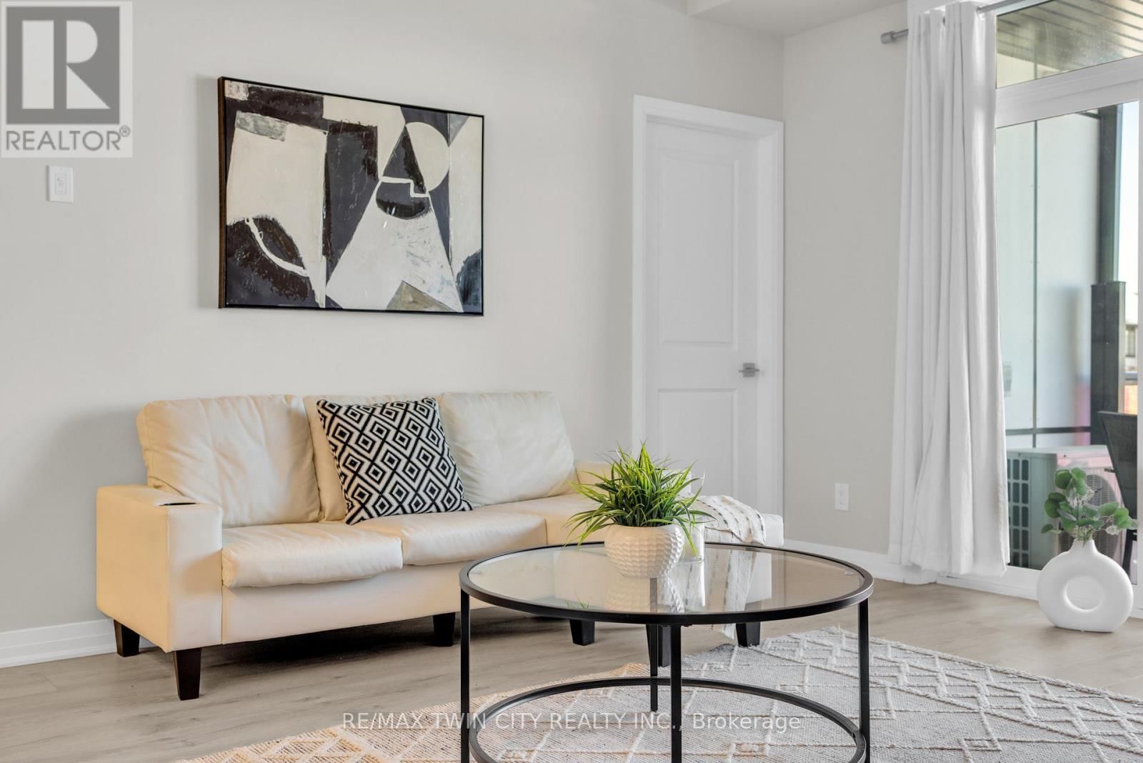 1F - 155 THOMAS SLEE DRIVE Image 23