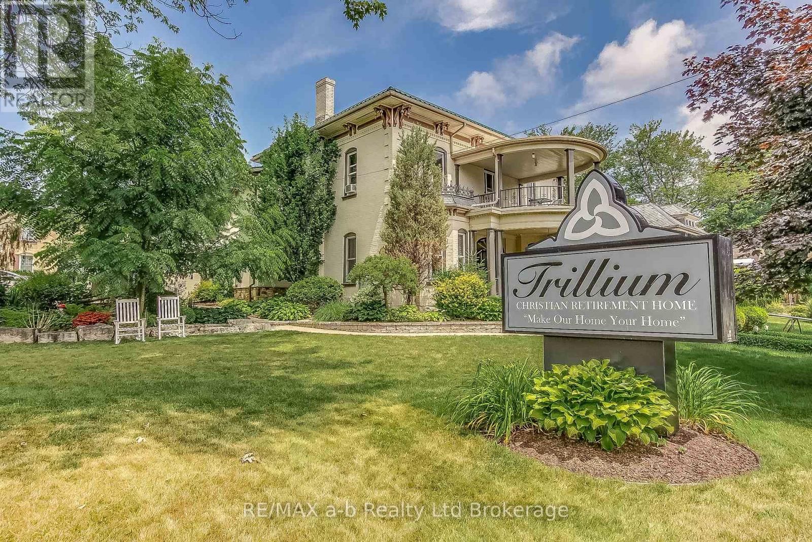 25 MAIN STREET EAST Image 1