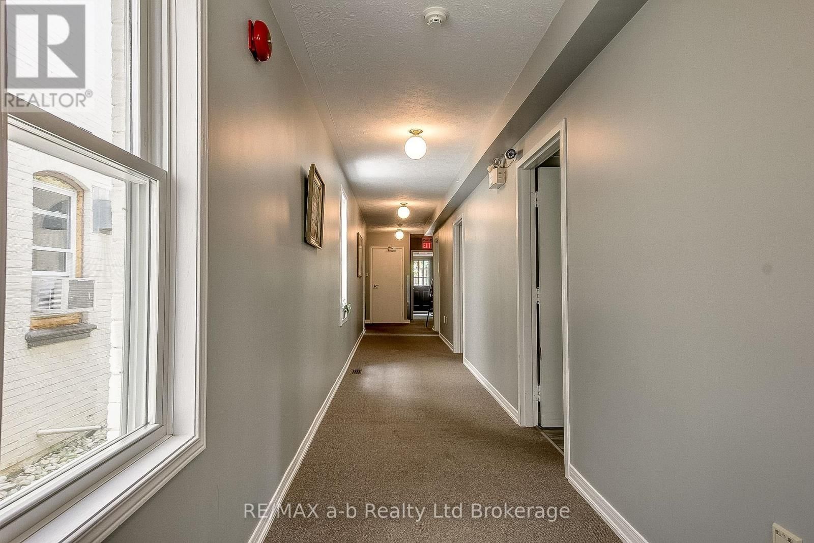 25 MAIN STREET EAST Image 14