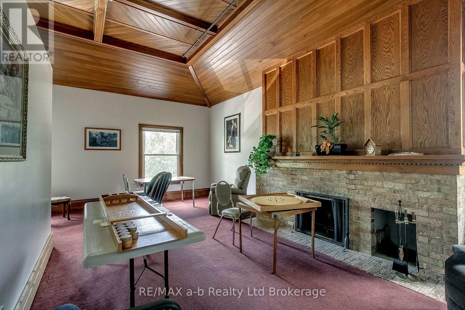 25 MAIN STREET EAST Image 19