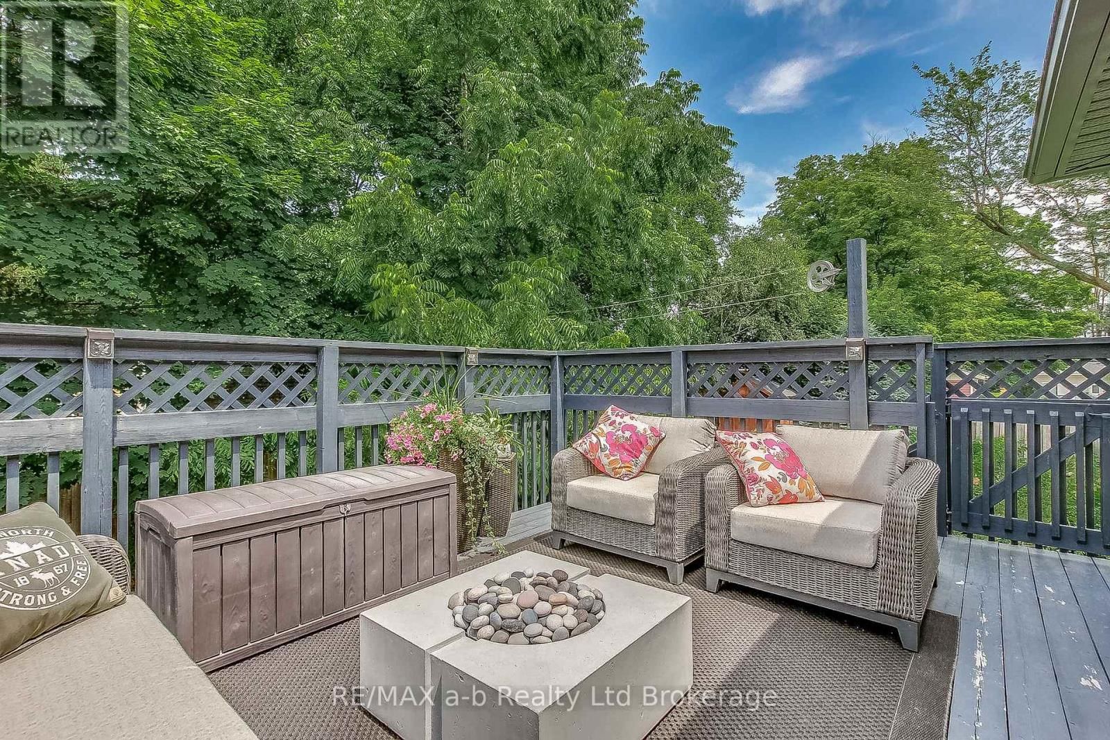 25 MAIN STREET EAST Image 6