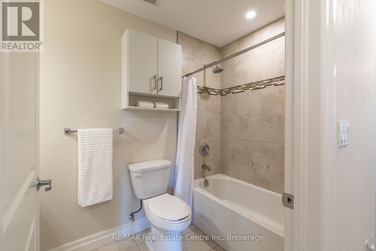 310 - 23 STUMPF STREET Image 12