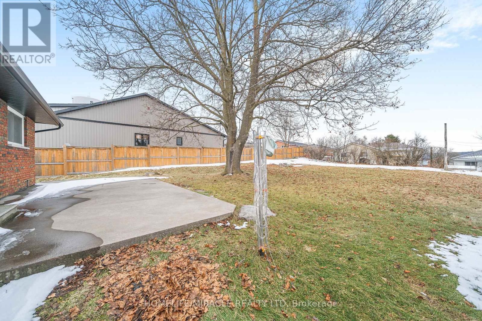 207 BAKER STREET Image 24