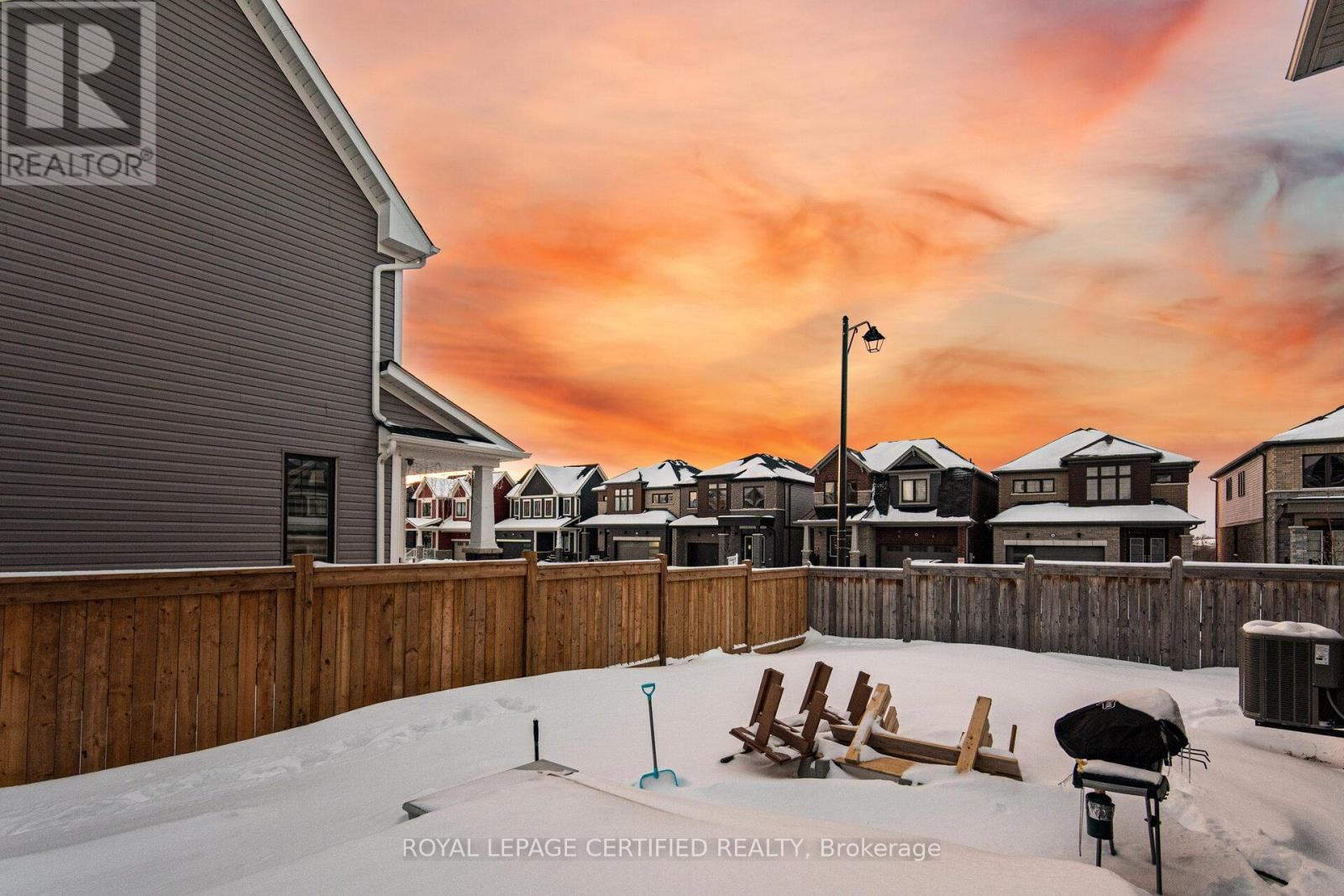 51 HAWICK CRESCENT Image 45