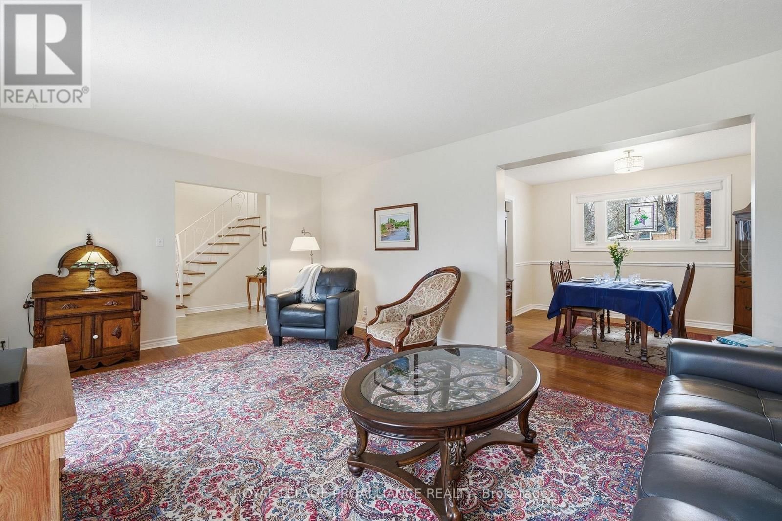 14 FOREST HILL CRESCENT Image 13