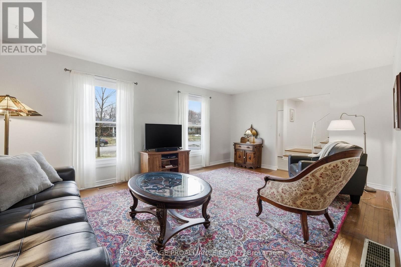 14 FOREST HILL CRESCENT Image 15