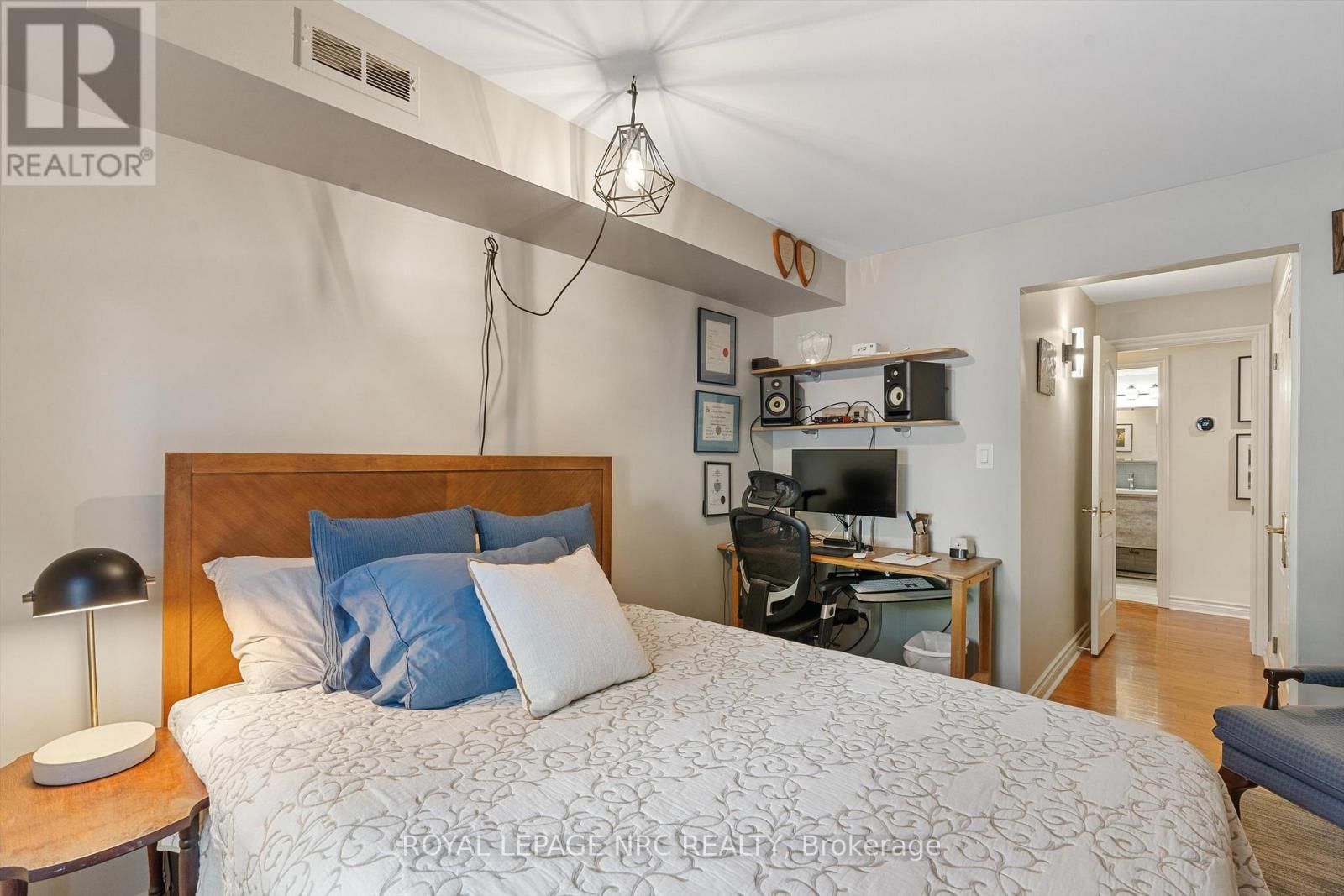 101 - 55 MAIN STREET Image 17