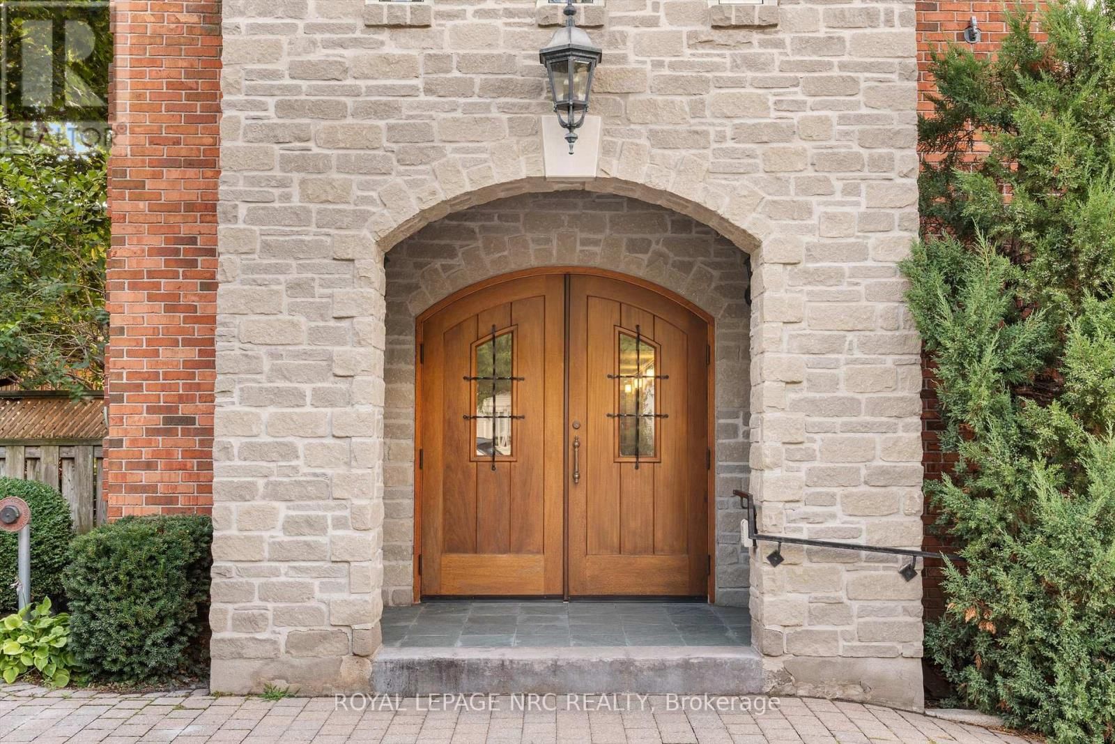 101 - 55 MAIN STREET Image 3