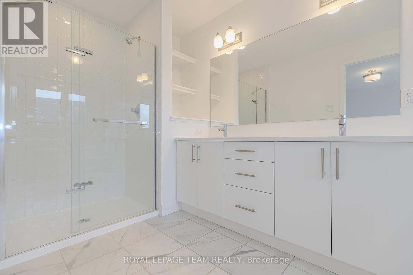 867 ANCIANO CRESCENT Image 34