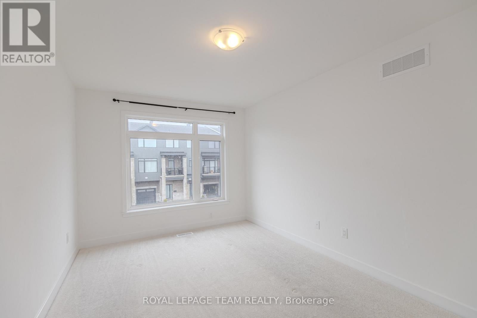 867 ANCIANO CRESCENT Image 38