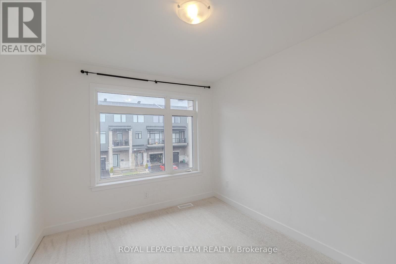 867 ANCIANO CRESCENT Image 40