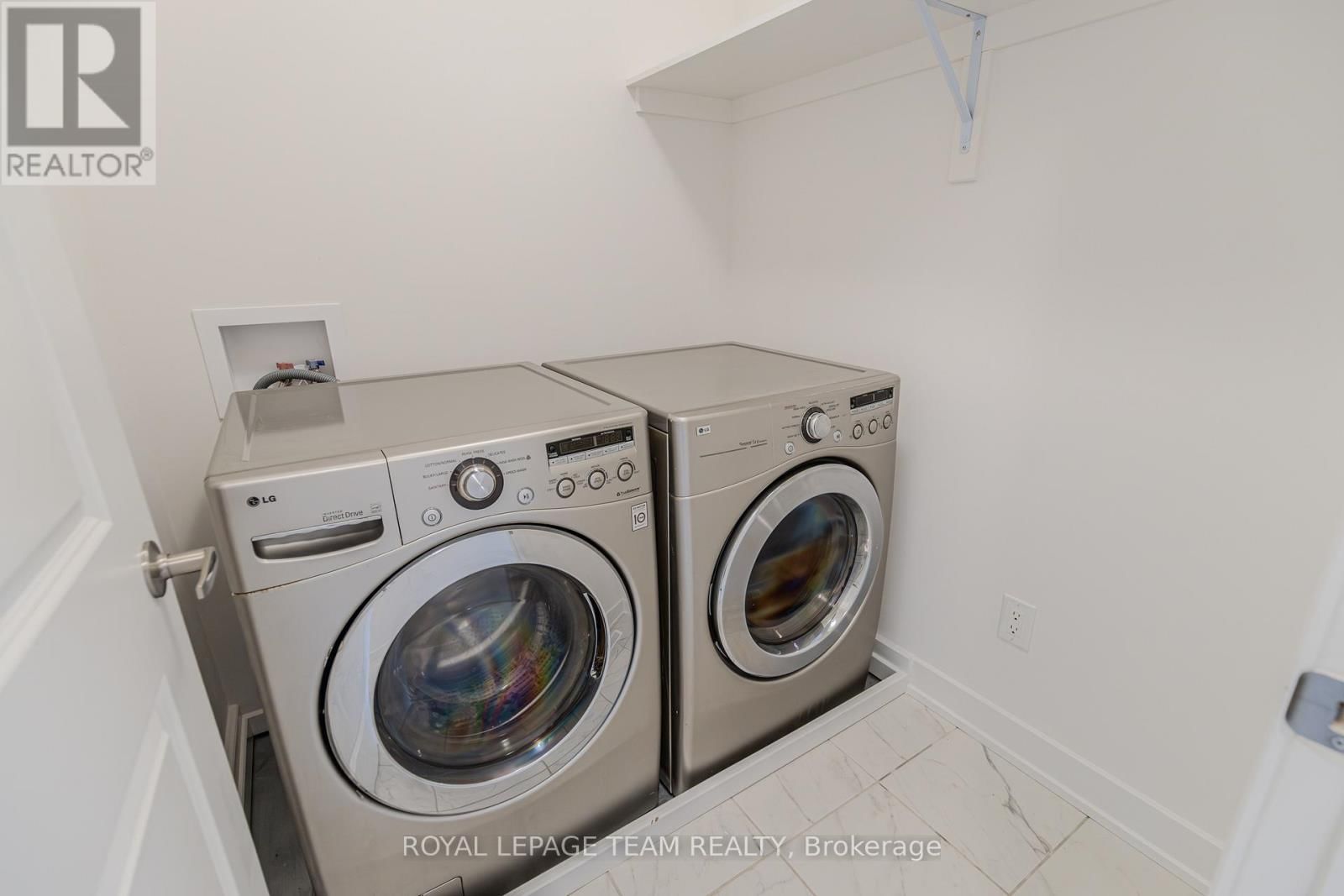 867 ANCIANO CRESCENT Image 44