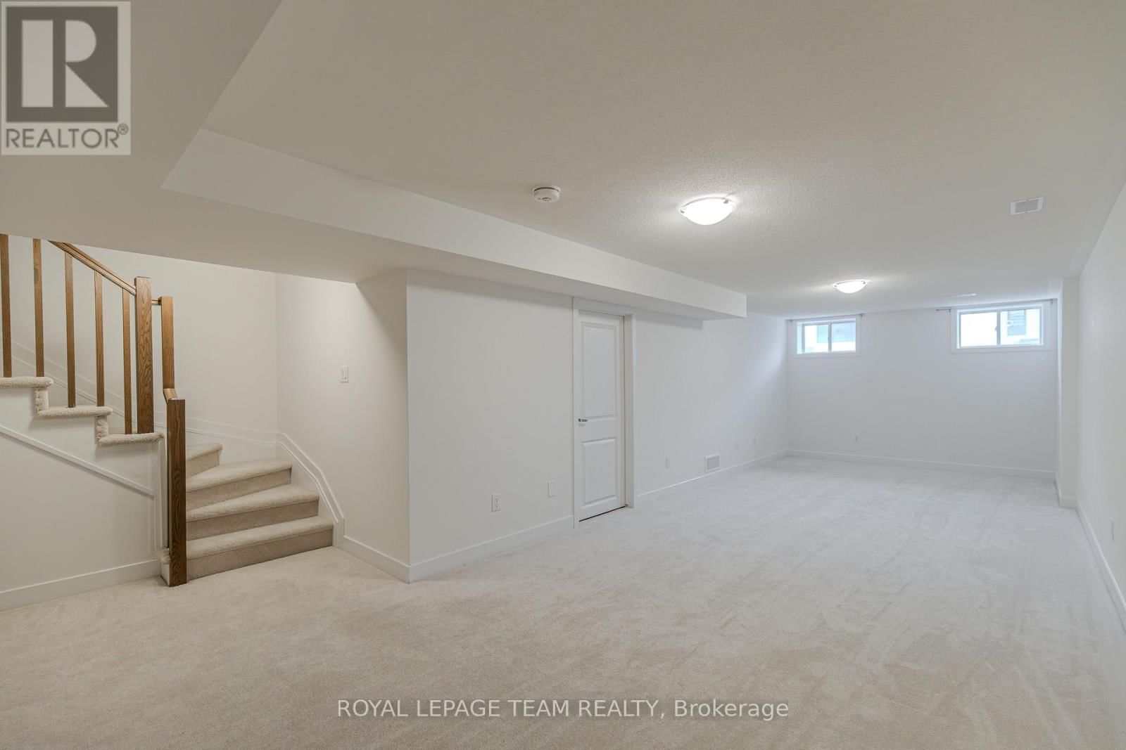 867 ANCIANO CRESCENT Image 46