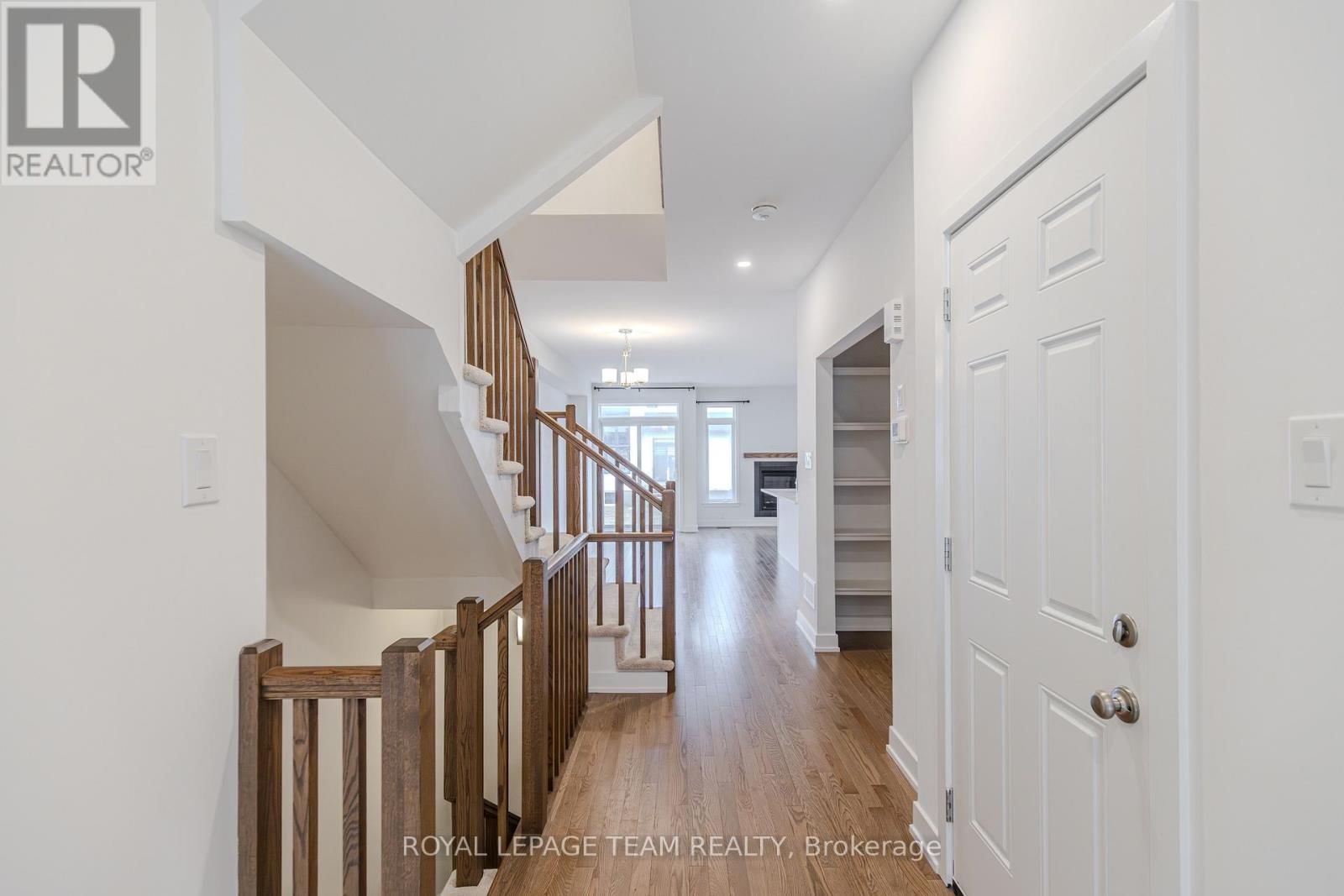 867 ANCIANO CRESCENT Image 8