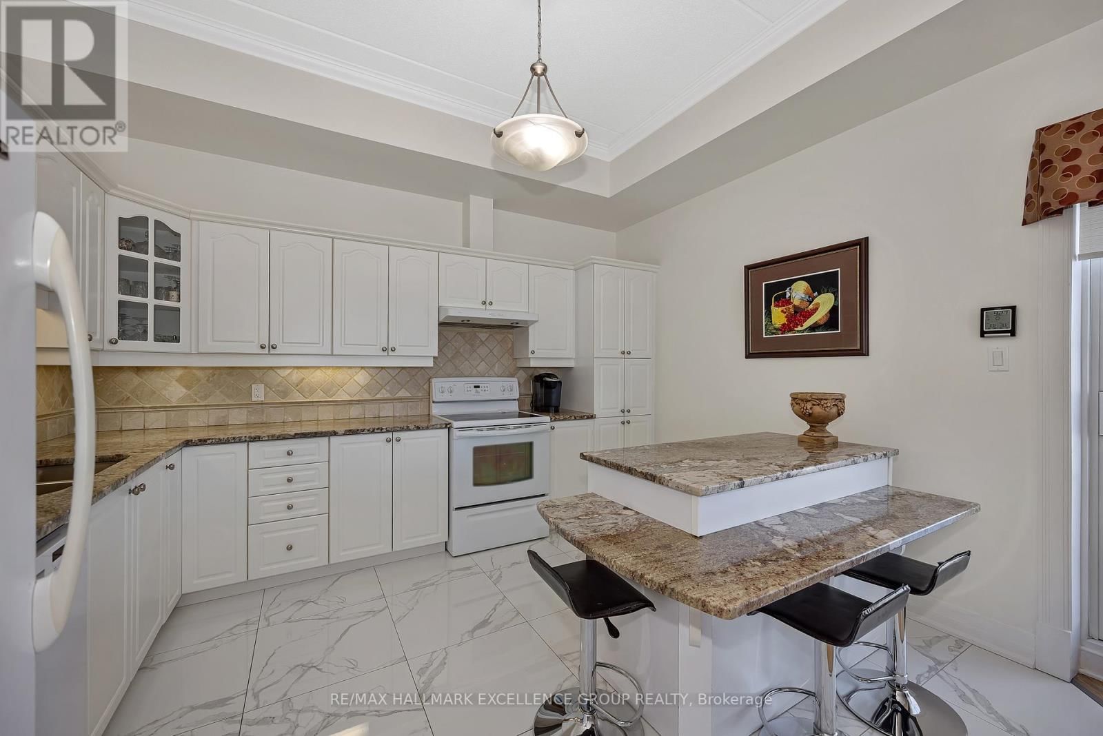 406 - 2921 LAURIER STREET Image 14